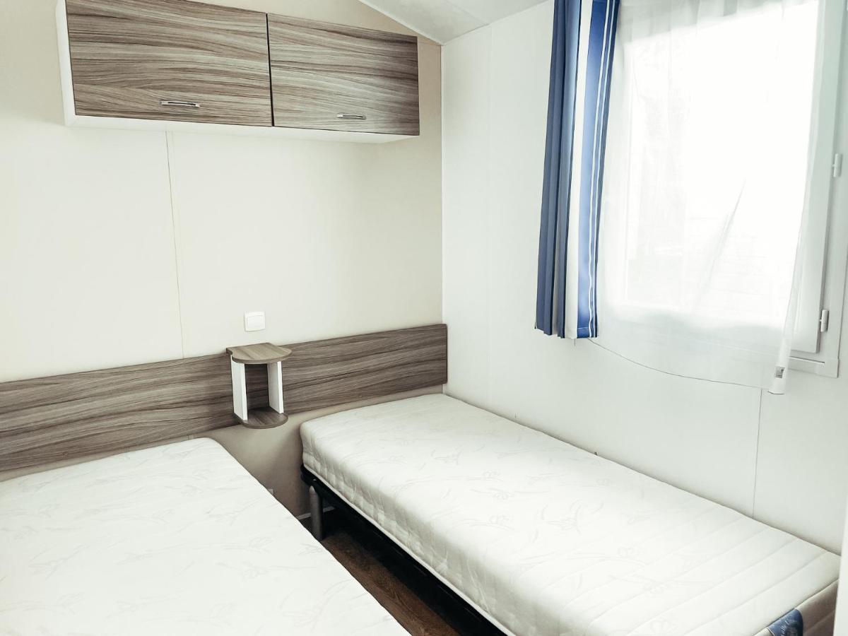 3 Bedroom Chalets Camping Lei Suves - Joycasa Рокбрюн-сюр-Аржан Екстериор снимка