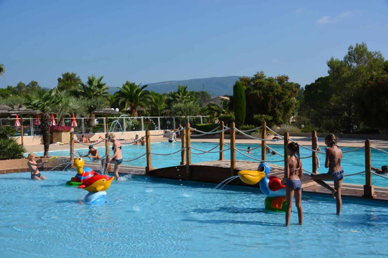 3 Bedroom Chalets Camping Lei Suves - Joycasa Рокбрюн-сюр-Аржан Екстериор снимка