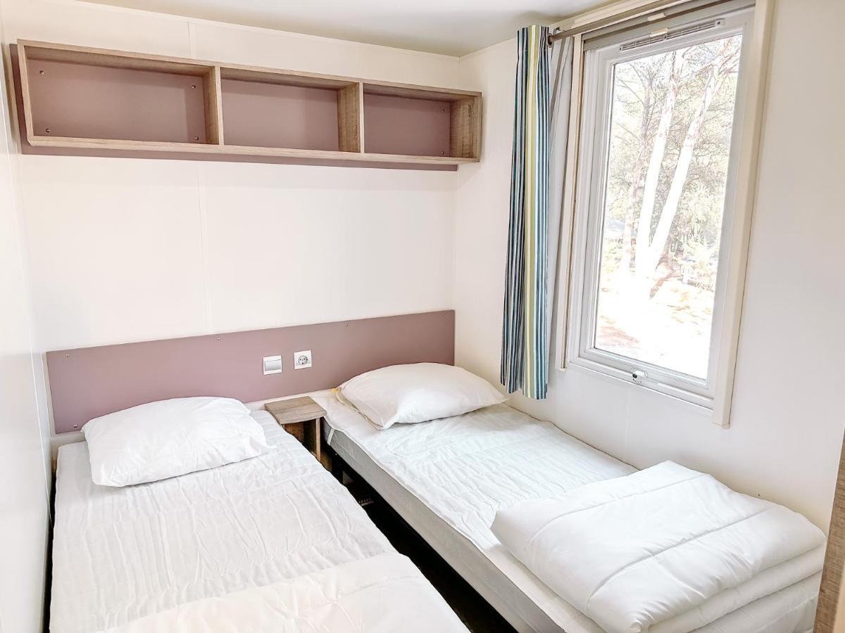 3 Bedroom Chalets Camping Lei Suves - Joycasa Рокбрюн-сюр-Аржан Екстериор снимка