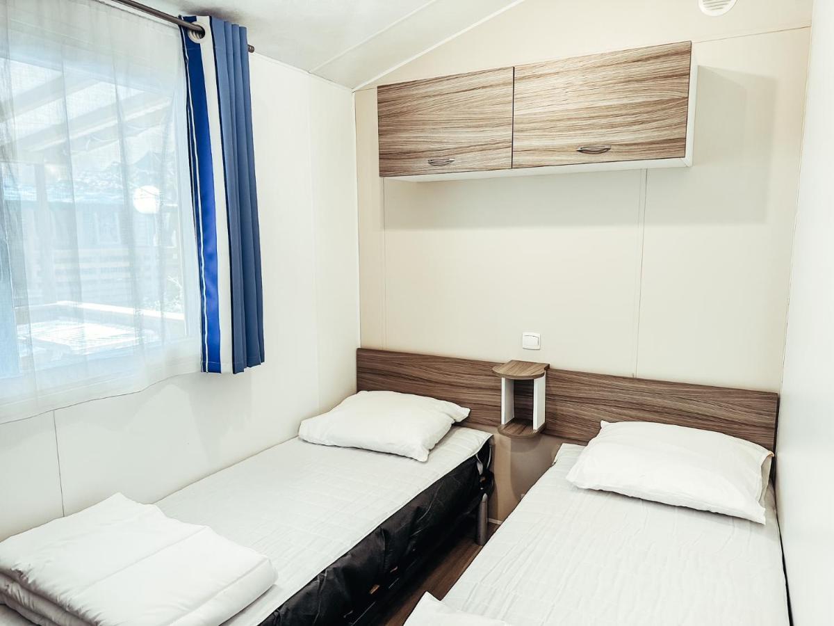 3 Bedroom Chalets Camping Lei Suves - Joycasa Рокбрюн-сюр-Аржан Екстериор снимка