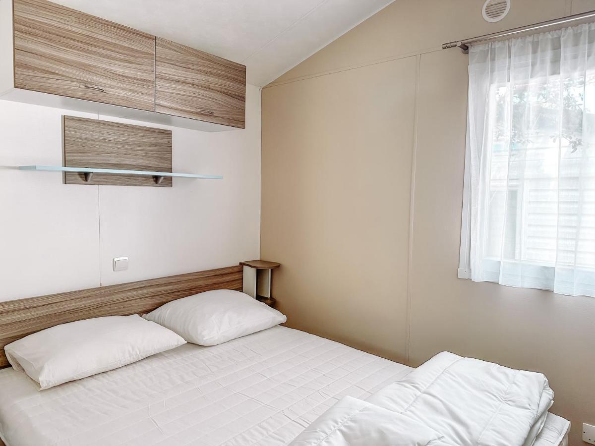 3 Bedroom Chalets Camping Lei Suves - Joycasa Рокбрюн-сюр-Аржан Екстериор снимка